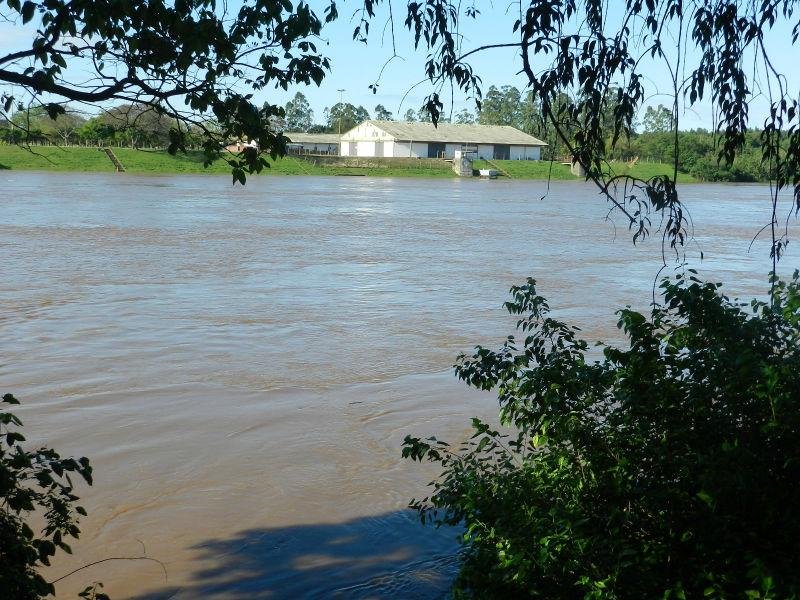 Rio Taquari chegou a 21,25 metros e fez desabrigados em Lajeado   