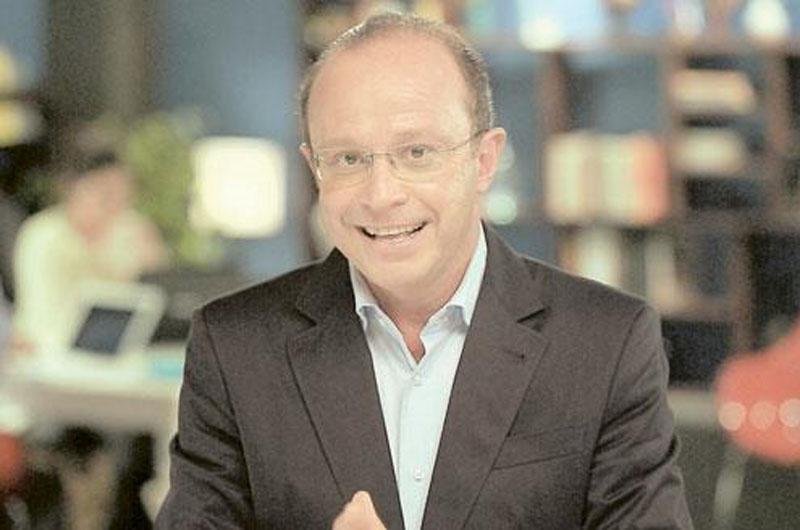 Equipe de campanha diz que candidato est&aacute; mais solto no programa de TV 