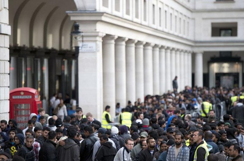 Lan&ccedil;amento Global faz milhares de pessoas fazerem filas em Londres