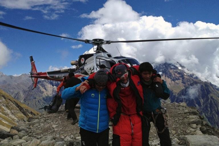 Avalanche mata pelo menos nove alpinistas no Nepal