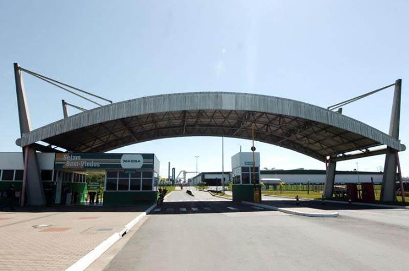Explos&atilde;o na f&aacute;brica Masisa deixou sete feridos
