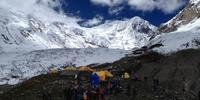 Alpinistas dormiam em barracas quando ocorreu avalanche