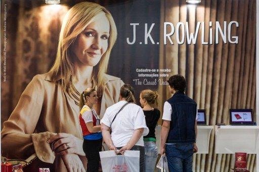 Escritora brit&acirc;nica j&aacute; vendeu mais de 450 milh&otilde;es de c&oacute;pias da saga de Harry Potter
