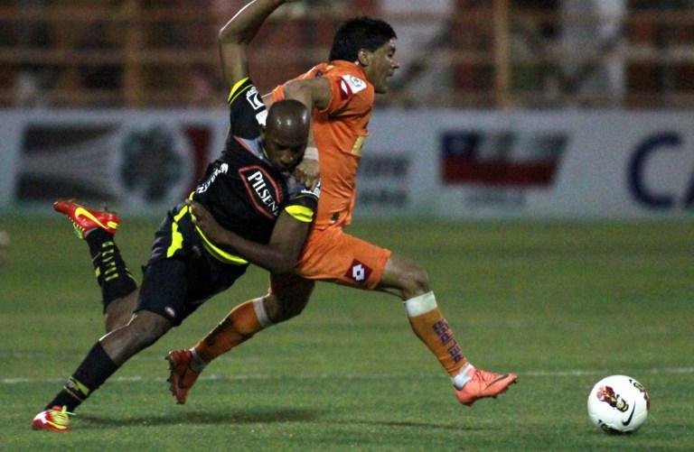 Meia Michael Jackson Qui&ntilde;onez est&aacute; concentrado para enfrentar o Gr&ecirc;mio