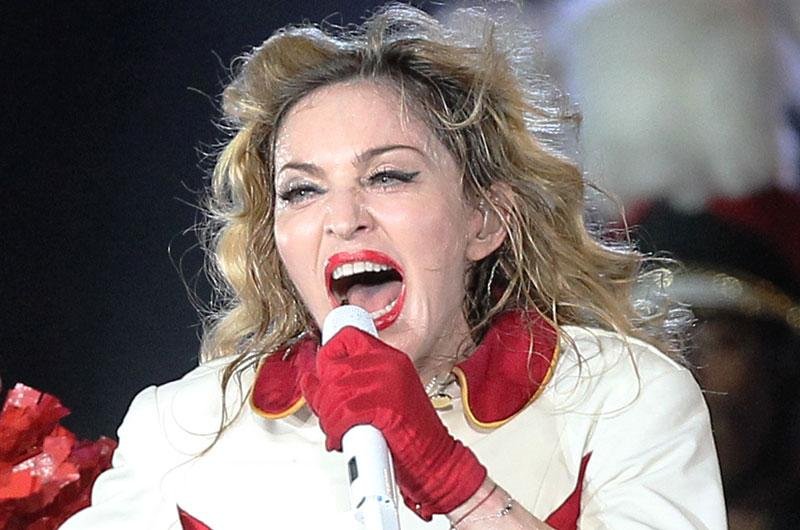 Madonna pede votos para Obama e o chama de "mu&ccedil;ulmano negro"