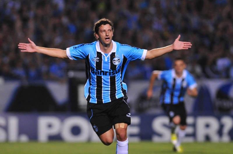 Elano ser&aacute; o maestro do Gr&ecirc;mio contra o Barcelona em Guayaquil