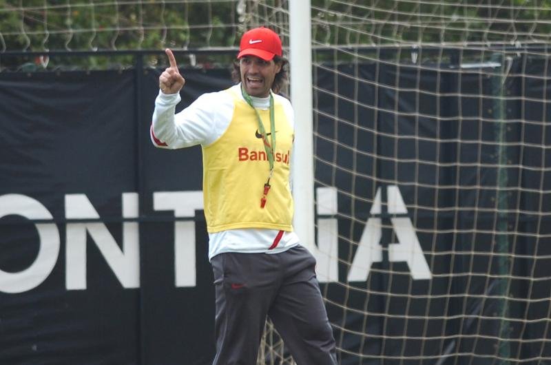 T&eacute;cnico escalou o mesmo time do confronto contra o Bahia