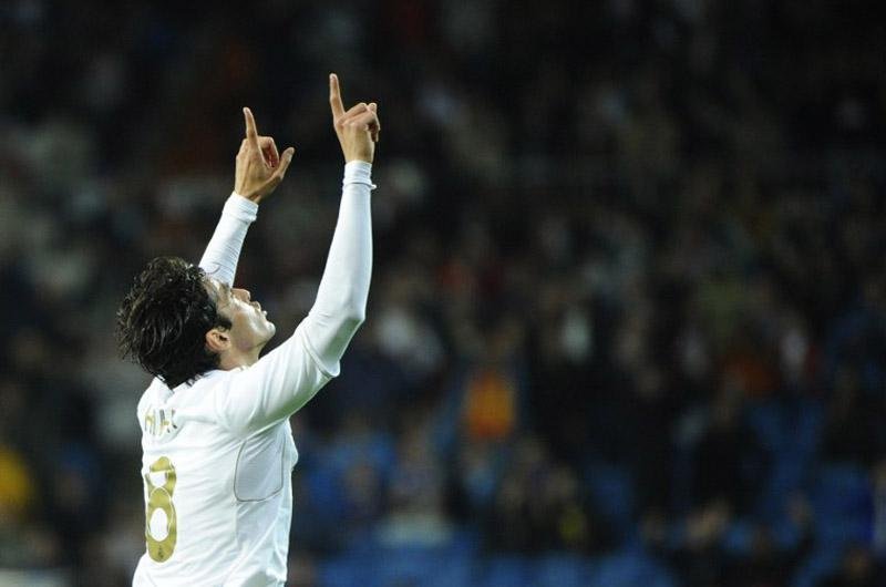 Kak&aacute; tem a chance de voltar a vestir a amarelinha