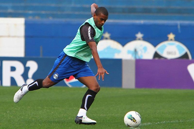 Fernando prega "pernas para o alto" at&eacute; jogo contra o Santos