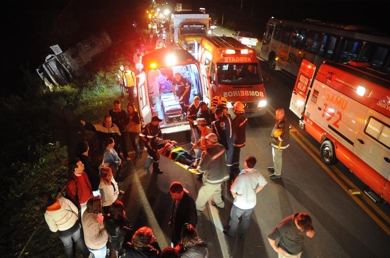 Tr&acirc;nsito ficou bloqueado para a retirada dos ve&iacute;culos