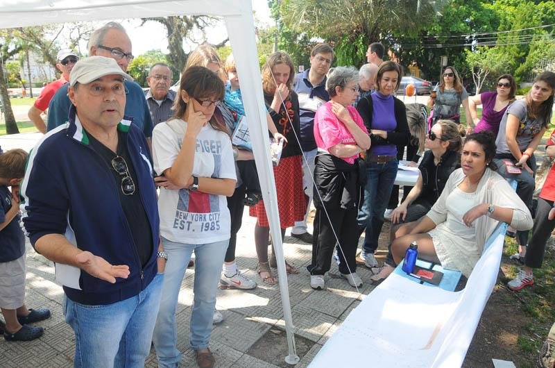 Moradores protestam contra t&uacute;nel na Carlos Gomes