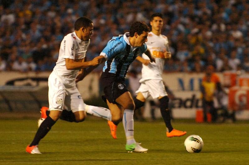 Elano enfrentou o ex-clube e n&atilde;o conseguiu dar a vit&oacute;ria ao Gr&ecirc;mio