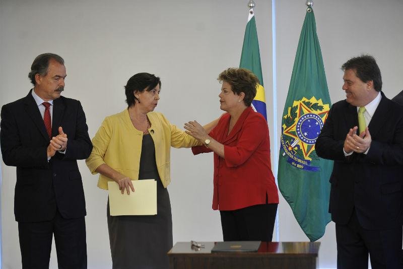 Dilma sanciona o Brasil Carinhosa