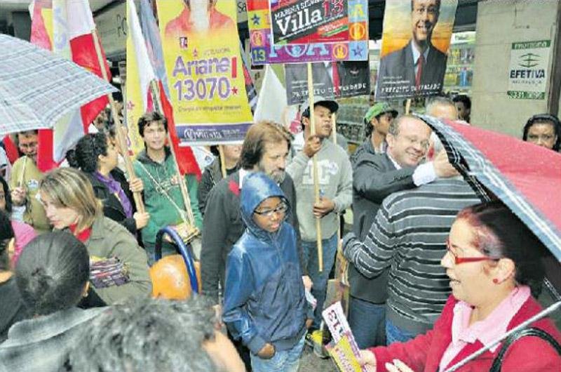 Villaverde optou por manter a campanha na rua at&eacute; o &uacute;ltimo dia permitido