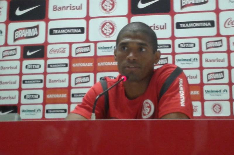 Ygor admite que Inter precisa vencer o Santos mesmo na Vila Belmiro