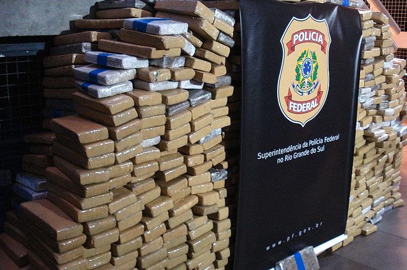Pol&iacute;cia apreende uma tonelada de maconha ap&oacute;s persegui&ccedil;&atilde;o em Canoas