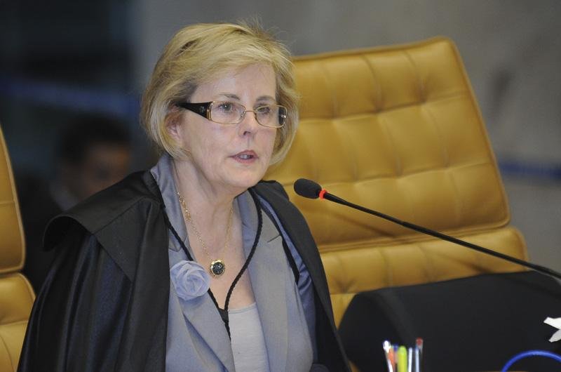 Rosa Weber segue relator e condena Dirceu, Genoino e Del&uacute;bio