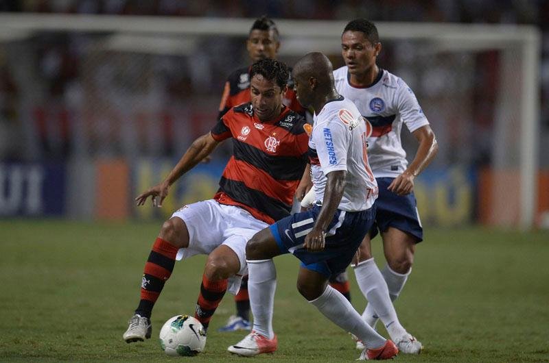 Flamengo e Bahia se abra&ccedil;am no 0 a 0 e seguem iguais no Brasileir&atilde;o