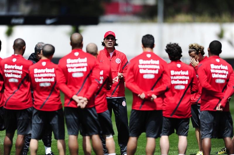 Fernand&atilde;o aposta em D&aacute;tolo e Rafael Moura para se aproximar do G4 