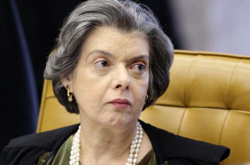 C&aacute;rmem L&uacute;cia afirmou que eleitores devem avaliar as conseq&uuml;&ecirc;ncias de votar em candidatos j&aacute; impugnados