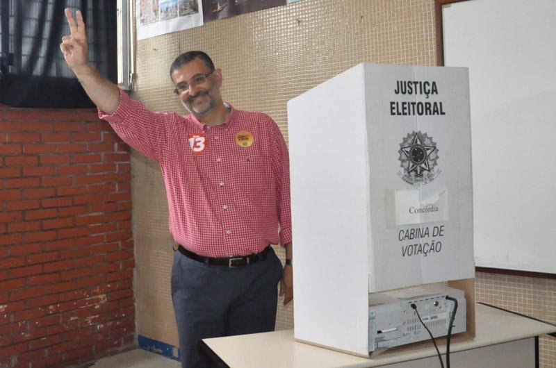 Jairo Jorge conquista reelei&ccedil;&atilde;o em Canoas com ampla vantagem 