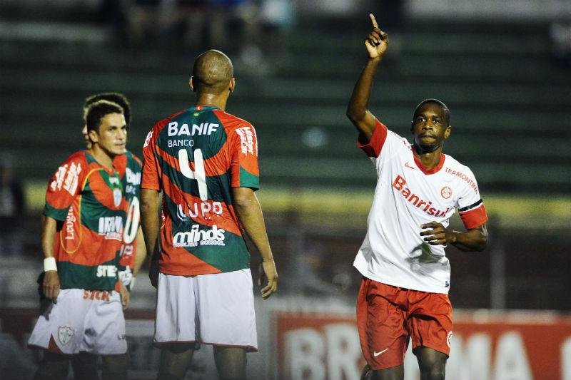 Zagueiro atuou contra a Portuguesa e marcou gol