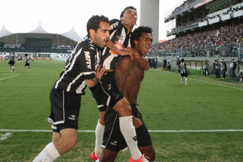Fernand&atilde;o quer zagueiros complicando vida de J&ocirc; no Beira-Rio