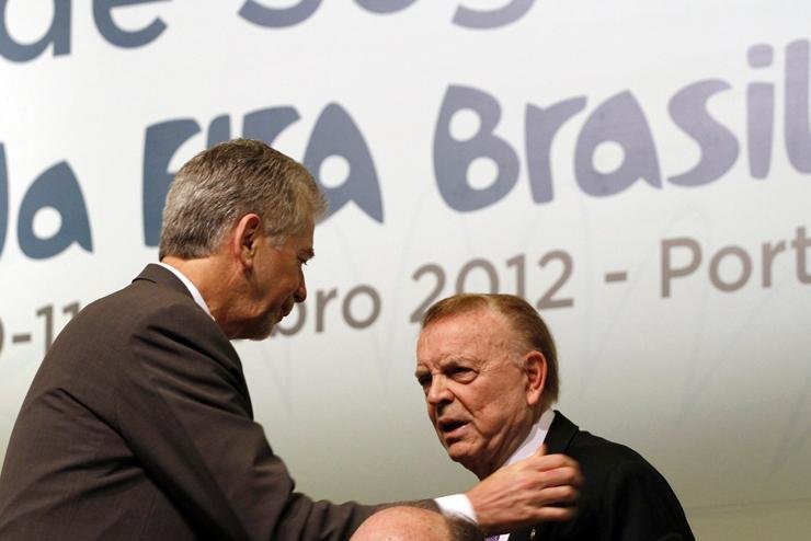 Prefeito Jos&eacute; Fortunati recebe presidente do Comit&ecirc; Organizador Local (COL), Jos&eacute; Maria Marin, em Porto Alegre