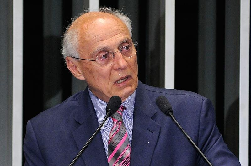 Suplicy chora no Senado por condena&ccedil;&atilde;o de Genoino