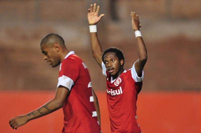 Fred e Cassiano marcaram no duelo contra o Atl&eacute;tico-MG