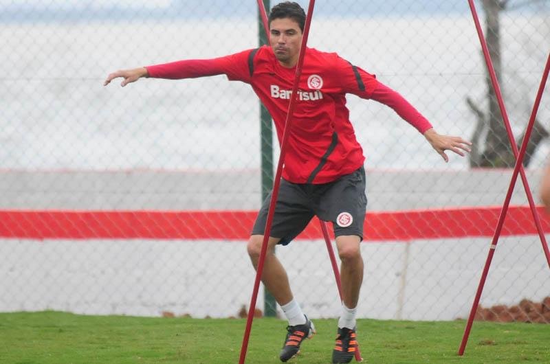 Inter preserva zagueiro para n&atilde;o repetir problema de Juan que teve volta antecipada