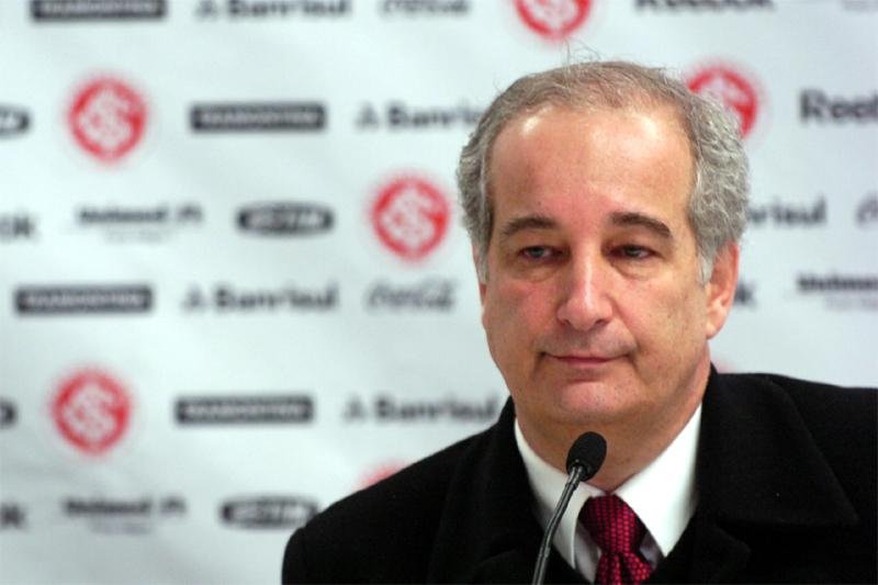 Presidente diz que troca de t&eacute;cnico &eacute; invi&aacute;vel a poucos jogos do fim do Brasileir&atilde;o 