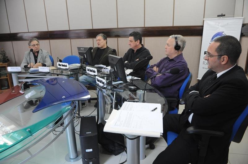 Sem Odone, candidatos &agrave; presid&ecirc;ncia do Gr&ecirc;mio participaram de debate na r&aacute;dio Gua&iacute;ba
