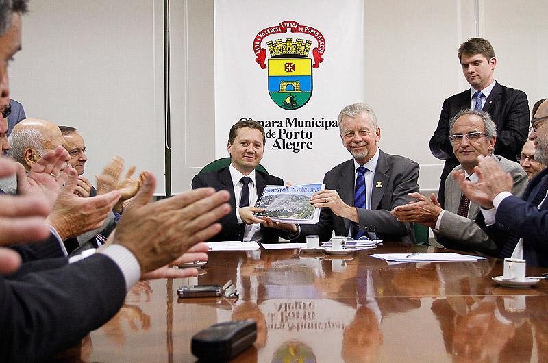 Prefeitura de Porto Alegre prev&ecirc; or&ccedil;amento de R$ 5,3 bilh&otilde;es para 2013
