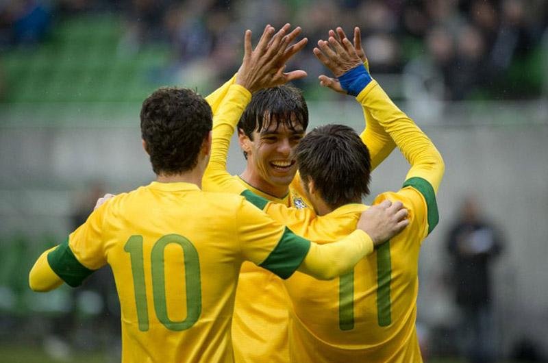 Para garantir a goleada, Kak&aacute; marcou o quarto gol e finalizou o placar