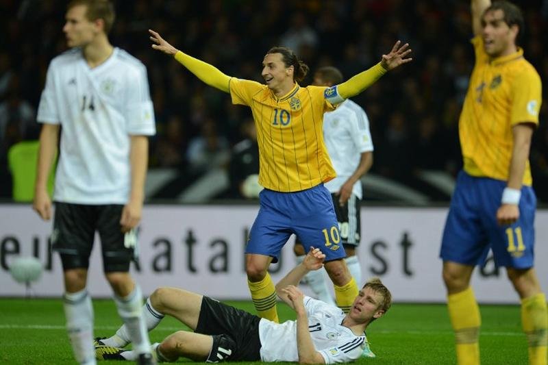 Gol de Ibrahimovic deu in&iacute;cio &agrave; rea&ccedil;&atilde;o hist&oacute;rica dos suecos