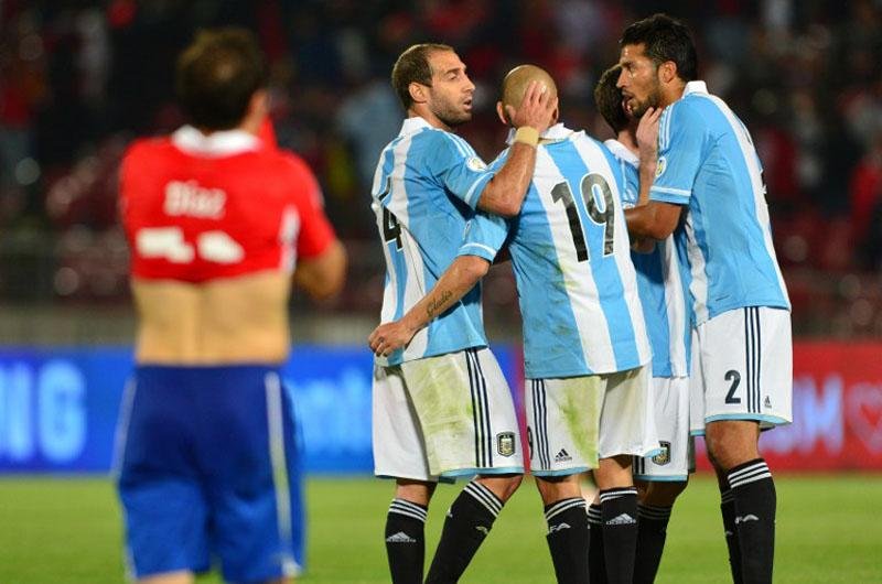Argentina ganha no Chile e amplia lideran&ccedil;a nas Eliminat&oacute;rias