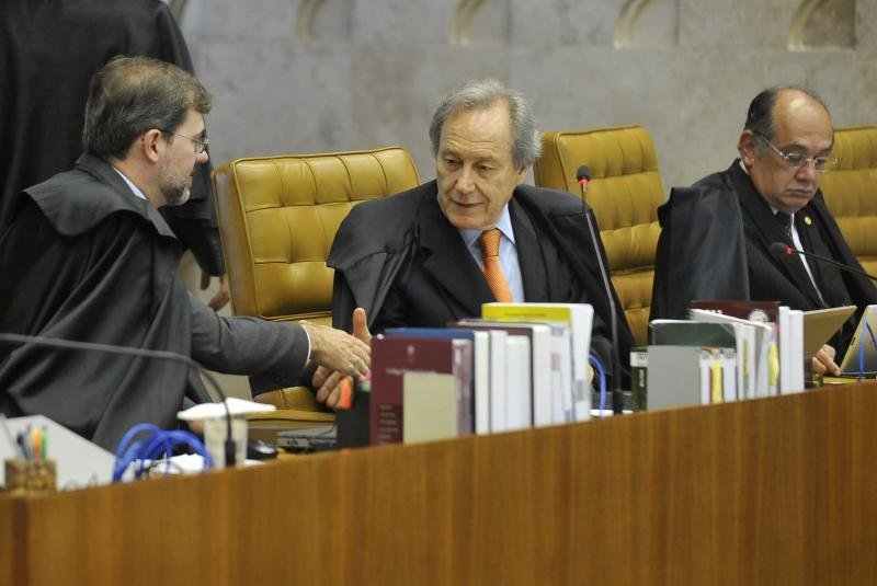 Ministro revisor do mensal&atilde;o, Ricardo  Lewandowski absolveu todos os 13 r&eacute;us de forma&ccedil;&atilde;o de quadrilha