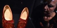 Museu exibe sapato origina da Dorothy no Mágico de Oz de 1939