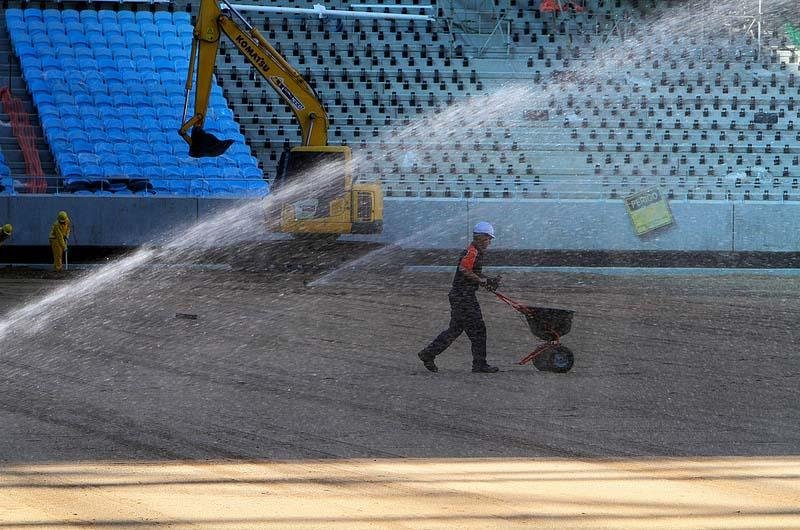 Arena do Gr&ecirc;mio come&ccedil;a a ganhar seu gramado