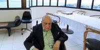 Oscar Niemeyer segue internado no Rio durante o final de semana