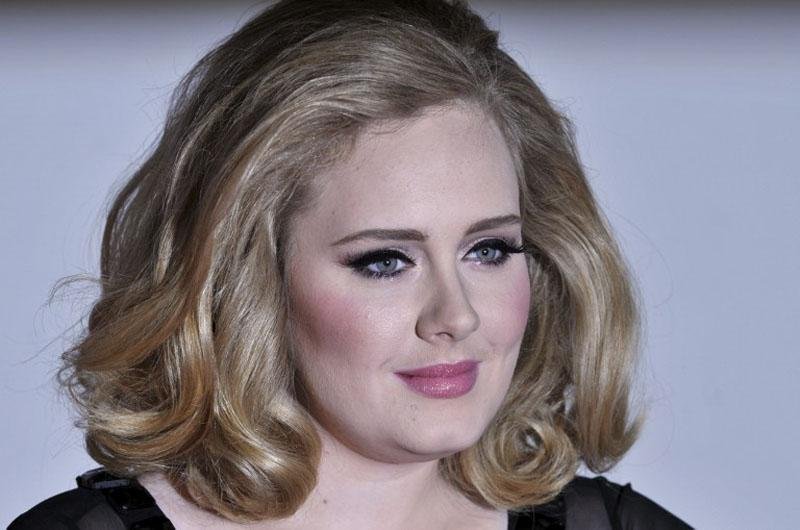 Cantora Adele deu &agrave; luz ao seu primeiro filho