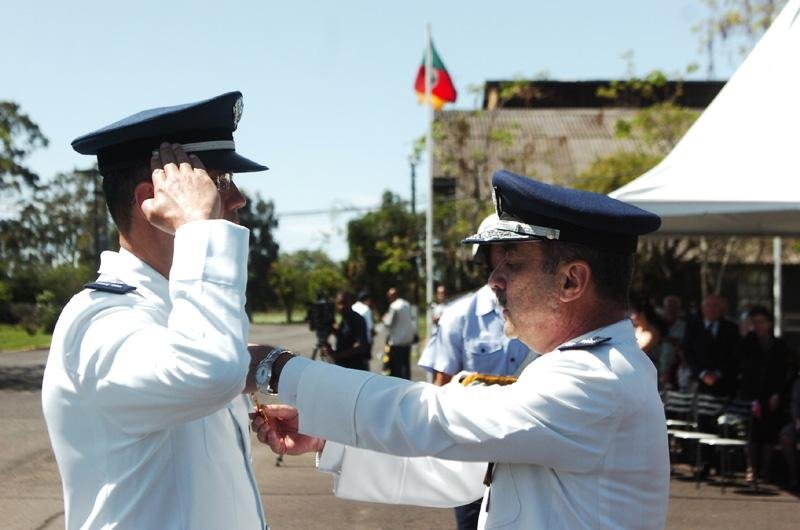 Comandante do V Comando A&eacute;reo Regional, major-brigadeiro-do-ar Fl&aacute;vio dos Santos Chaves, na cerim&ocirc;nia militar em Canoas