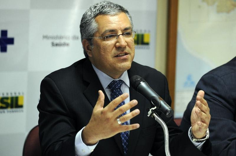 Meta &eacute; abrir 4 mil vagas para m&eacute;dicos e 3,2 mil vagas de resid&ecirc;ncia multiprofissional at&eacute; 2014