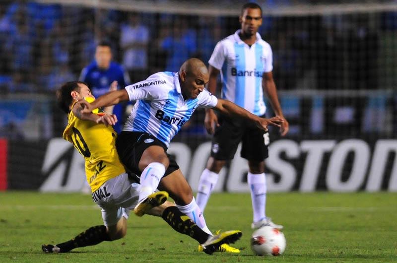 Titular do Gr&ecirc;mio, Anderson Pico ainda luta contra a balan&ccedil;a