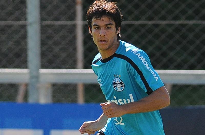 Atacante do Gr&ecirc;mio participou de coletivo nessa quinta, mas retorna ao departamento m&eacute;dico