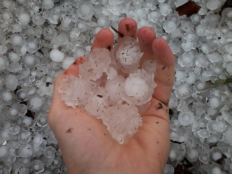 Pedras ca&iacute;ram na manh&atilde; de hoje no Noroeste