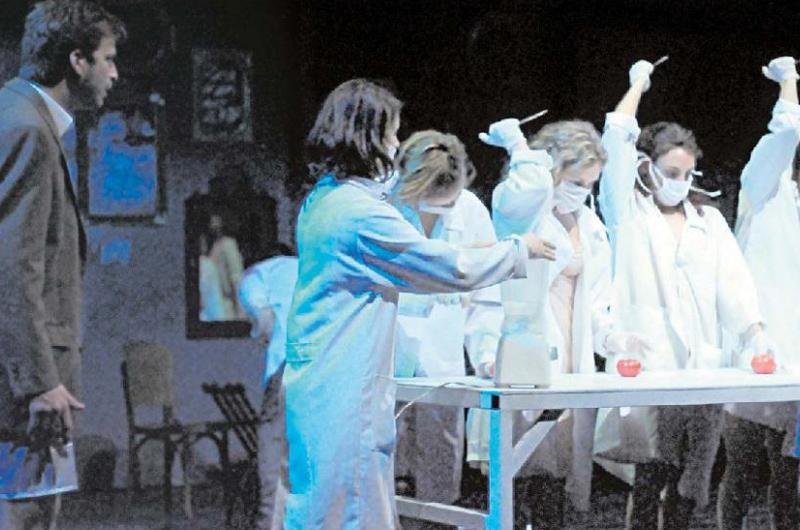 Quem n&atilde;o viu &acute;Os Plagi&aacute;rios&acute; no Porto Alegre em Cena tem mais uma oportunidade