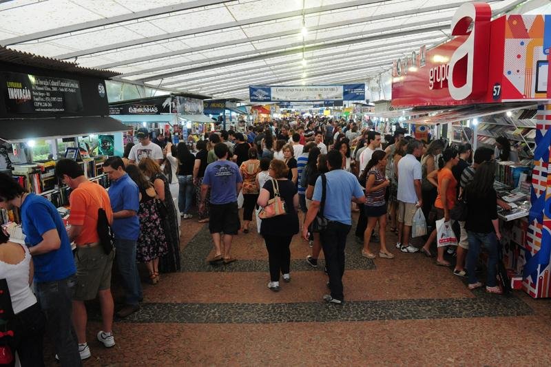 Feira do Livro contabiliza 195 mil visitantes e 53 mil obras vendidas