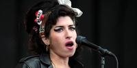 Vestidos de Amy Winehouse são roubados de sua casa